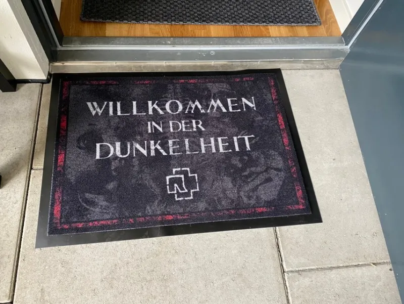 Tradera - - Rammstein dörrmatta - -^ Mattor