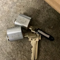 Tradera 2 cylindrar med 4 nycklar> Lås & Larm
