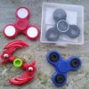Tradera 4 fidgetspinners 1 röd 1 blå 1 Helix och 1 drake.> Fidgets