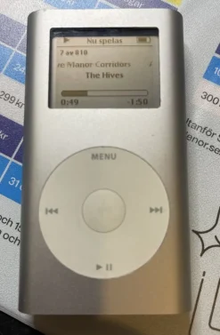 Tradera 1 KR. iPod mini 6GB + Logitech Högtalare Pure-Ei Anywhere 2 (( SE BILDER ))^ Mp3 & Mp4-spelare