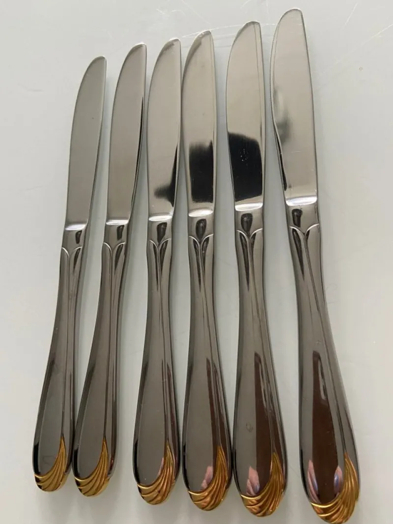 Tradera 6 matknivar med guldkant Gense^ Hushållsartiklar