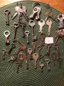 Tradera 40 nycklar i olika storlekar> Beslag & Reservdelar
