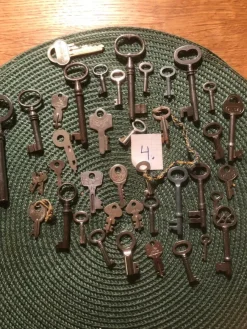 Tradera 40 nycklar i olika storlekar> Beslag & Reservdelar