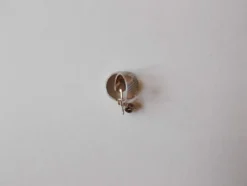 Tradera Örhängen<1 PAR RÄFFLADE ÖRRINGAR i SILVER 5 MM BREDA (13/5/19/3)