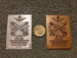 Tradera Järn- & Spårvägsmemorabilia<2 Plaketter SJ fritids förbund riks tävlingar. 90 gram.