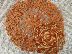 Tradera 2 RUNDA VIRKADE DUKAR DUK 70-tal> Hemslöjd