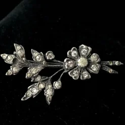 Tradera Broscher<830 silver vit paste / glasstenar / strass 50-tal brosch Lindbergs silversmide