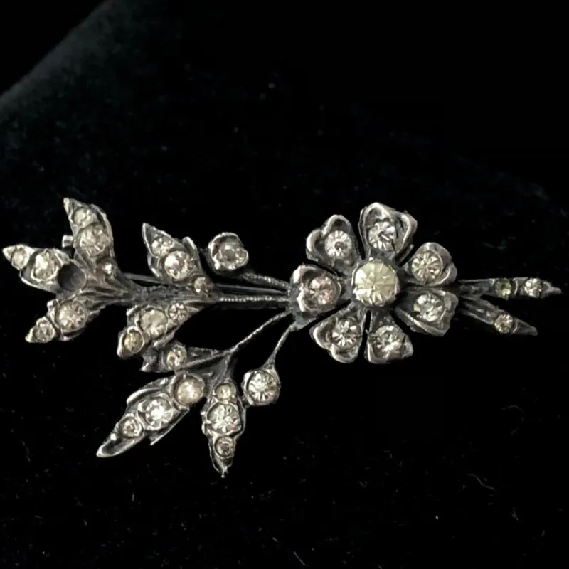 Tradera Broscher<830 silver vit paste / glasstenar / strass 50-tal brosch Lindbergs silversmide