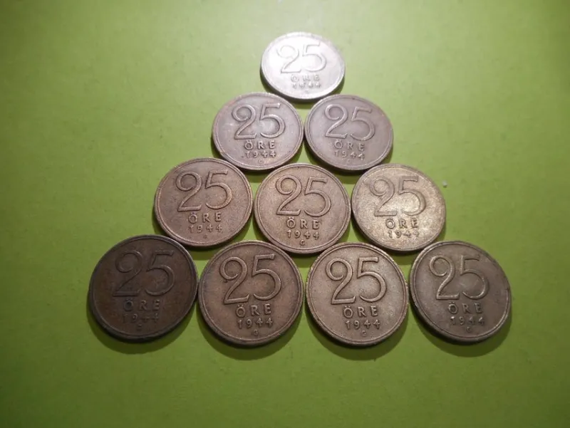 Tradera 10 ST 25 ÖRE GUSTAF V FRÅN 1944 MED 40% SILVER.^ Svenska Mynt