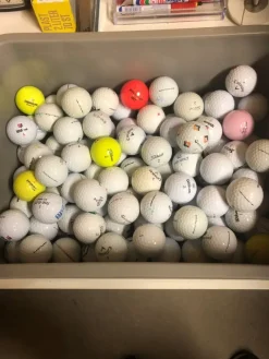 Tradera Golf<100 st blandade golfbollar märken såsom: Titleist, Callaway, Nike, SRixon mfl.