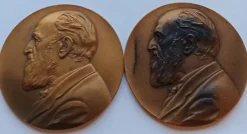 Tradera 2 st Bronsmedaljer Johan Henrik Palme 1841-1932. Av Erik Lindberg. Ut 1:-^ Övrigt Mynt & Sedlar