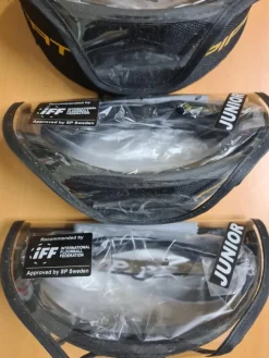 Tradera Innebandy<3 st Fatpipe innebandy glasögon - NYA - junior goggles black/gold