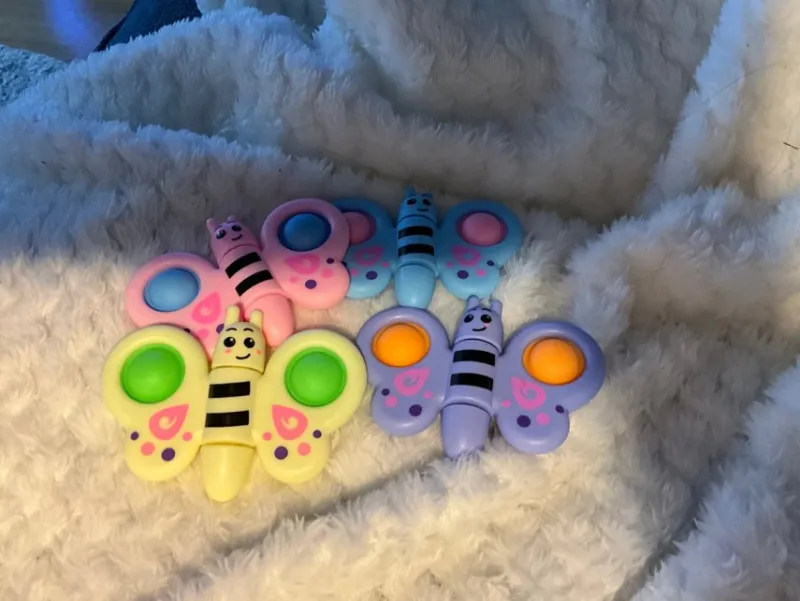 Tradera 4 st Fjärilssnurror - Sensoriska leksaker / Fidgety spinners> Fidgets