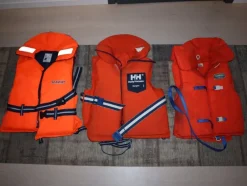 Tradera 3 st Flytvästar^ Båtar