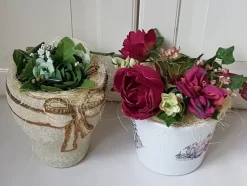 Tradera Konstgjorda Växter<2 st färgstarka, verklighetstrogna konstgjorda blommor i kruka