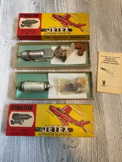 Tradera 2 st Jetex Jetmaster motorer - Vintage Modellflygmotorer^ Modellmotorer
