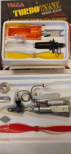 Tradera 2 st kolsyremotorer^ Modellmotorer