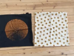 Tradera 2 st kuddfodral. Mörkgrått 47 x 47 cm, naturvitt 50 x 50 cm^ Hemtextil