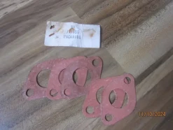 Tradera 5 st NOS Packningar vattenpump till rörkrök på Volvo BM 230 Victor.^ Jordbruksmaskiner