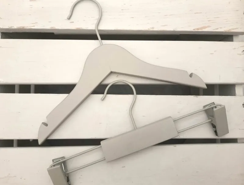 Tradera 20 st Nya jättefina Trägalgar för baby/ barn i grått> Övriga Barnartiklar