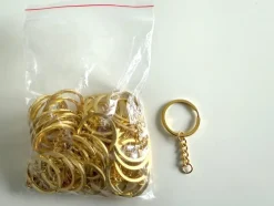 Tradera 35 st nyckelringar 25 mm^ Smyckestillverkning