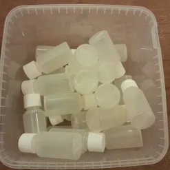 Tradera Varupartier<25 st Oanvända Småflaskor/Provflaskor