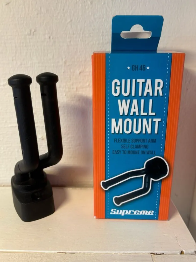 Tradera 2 st Supreme Gitarrväggfäste GH 46^ Musiktillbehör