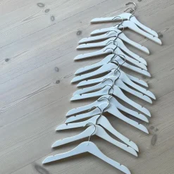 Tradera 15 st vita barngalgar köpta på Åhléns> Övriga Barnartiklar