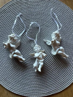 Tradera 3 st vita änglafigurer> Högtider