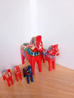 Tradera 5 stycken Dalahästar^ Dalahästar