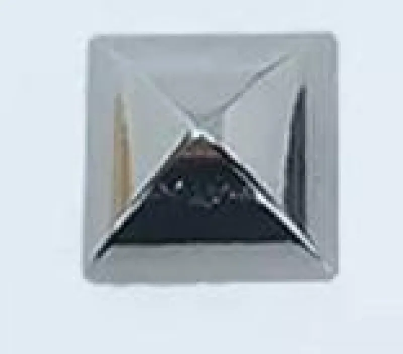 Tradera Smyckestillbehör<6 stycken nitar, pyramid. Silvergrå (15*7 mm).