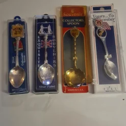 Tradera Övriga Samlarleksaker<4 stycken samlarskedar - Mickey Mouse, Tower Bridge, m.fl.