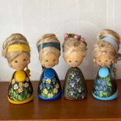 Tradera 4 trädockor Barbro Björnberg> Hemslöjd