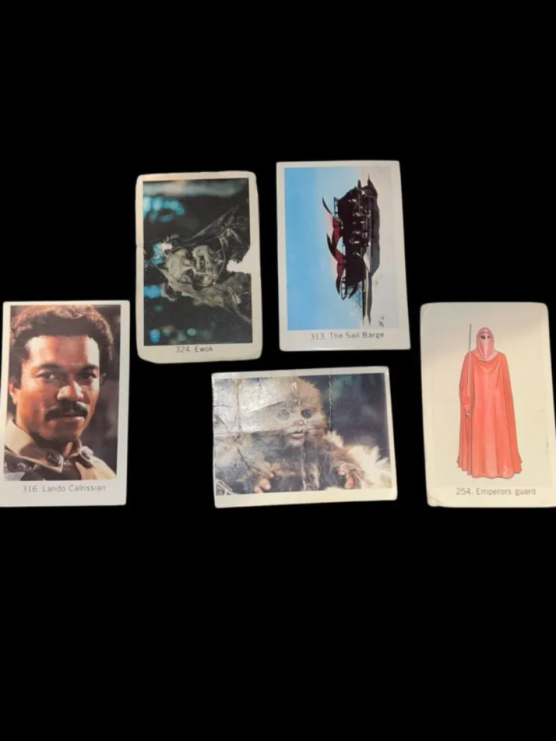 Tradera Star Wars<5 vintage Star Wars filmisar/samlarkort från 80-talet.