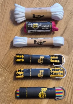 Tradera Övriga Skoprodukter<6 x Dr Martens skosnören / 65 cm, 140 cm, 210. Blandning.