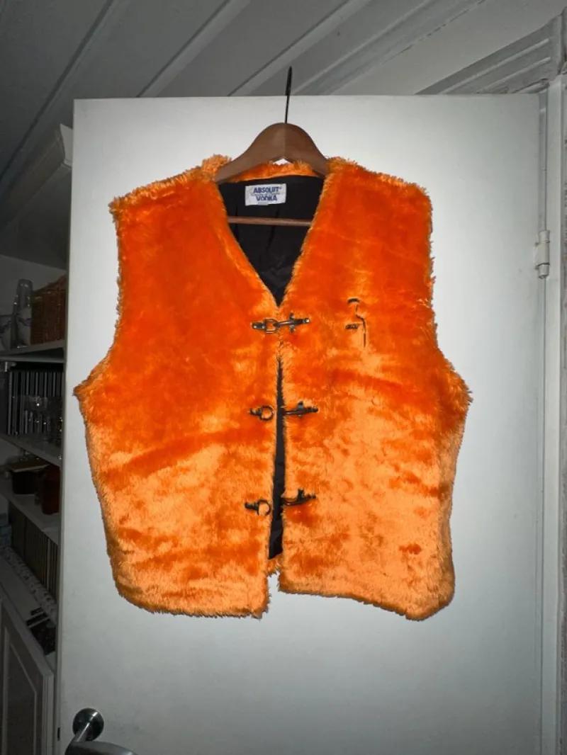 Tradera Övrigt<Absolut Vodka orange väst, storlek L/XL
