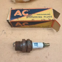 Tradera AC 84 18mm tändstift i originalförpackning^ Motorcyklar & Delar