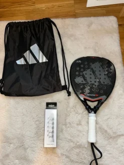 Tradera Padel<Adidas Metalbone Pro Padelracket med Bag och Tour Grip