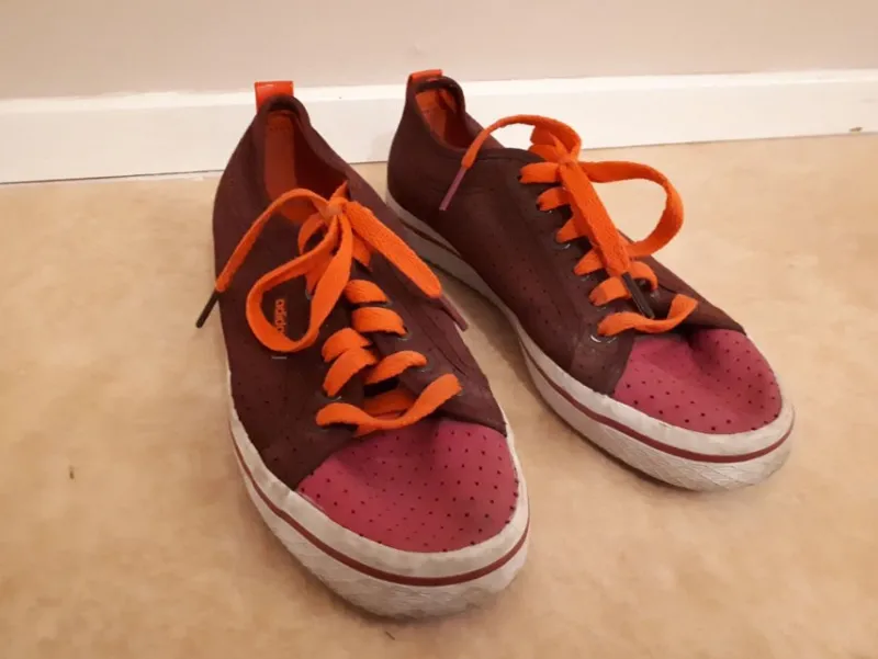 Tradera Damskor<Adidas skor stl 36