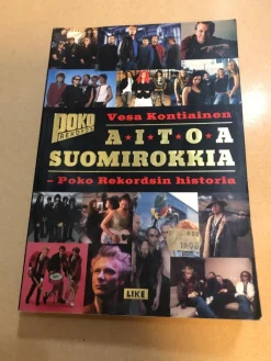 Tradera Aitoa Suomirokkia - Poko Rekordsin Historia / Kontiainen, Vesa> Musik, Visor & Vistryck