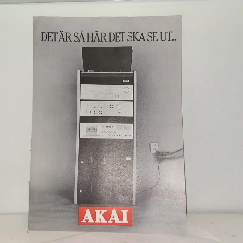 Tradera Priskuranter & Kataloger<AKAI Stereoskåp