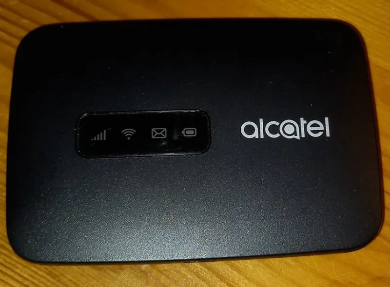 Tradera Alcatel bredbands-router för wifi, bra till sommarstugan med mera..> Nätverk & Tillbehör