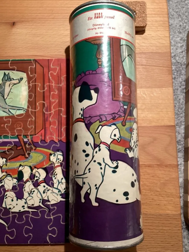 Tradera ALGA Disneyland träpussel Dalmatin Hund Valpar^ Disney