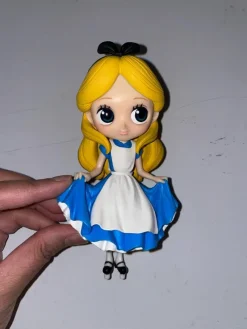 Tradera Alice i Underlandet Figur - Söt Collectible Qposket^ Disney