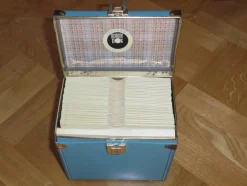 Tradera ALSTERMO SPISAR BOX FÖR 30 SINGLAR^ Musiktillbehör