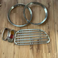 Tradera Amazon delar div överblivet^ Veteranbilar Före 1990