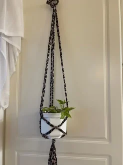 Tradera Krukor & Odlingssystem<Ampel handmade, djurmönstrad, leopard print, makrame, 16-20 cm