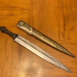 Tradera Knivar & Svärd<Antik kindjal, dolk, kortsvärd, svärd.