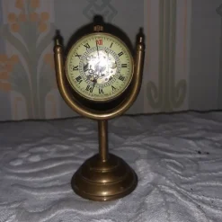 Tradera Antik stil bordsur med synligt urverk^ Klockor Till Hemmet