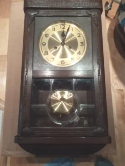 Tradera Antik väggklocka i trä^ Klockor Till Hemmet